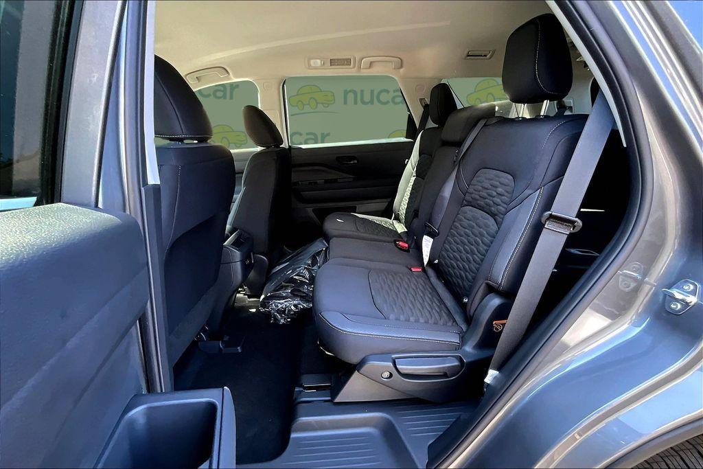 new 2025 Nissan Pathfinder car, priced at $38,746