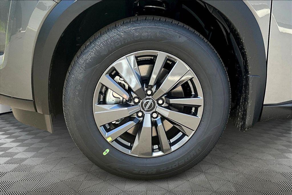 new 2025 Nissan Pathfinder car, priced at $38,746