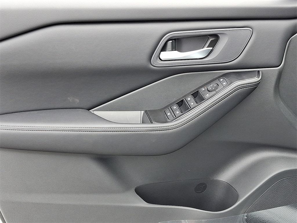 new 2026 Nissan Rogue car, priced at $31,298