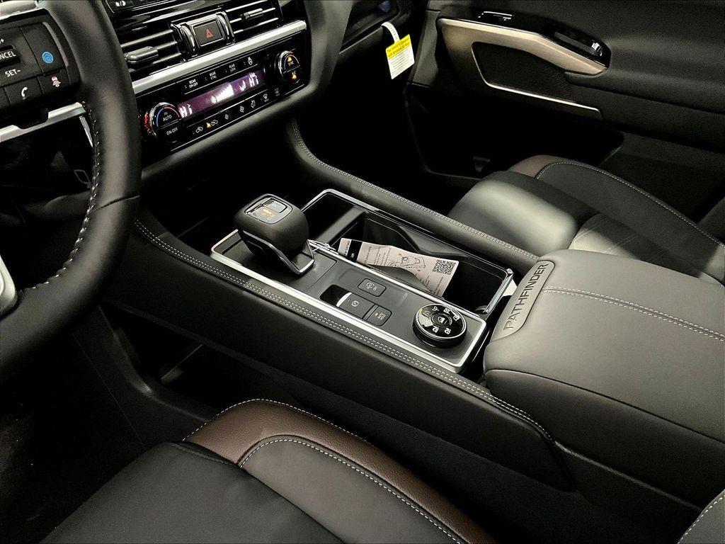 new 2025 Nissan Pathfinder car, priced at $46,085