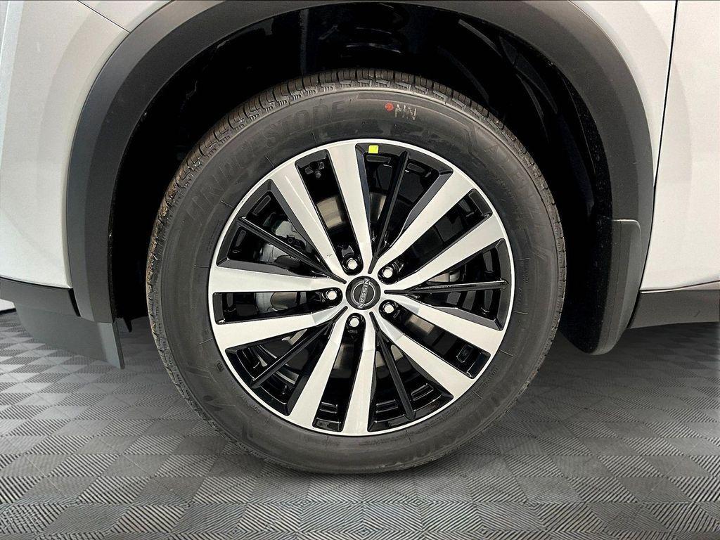 new 2025 Nissan Pathfinder car, priced at $46,085