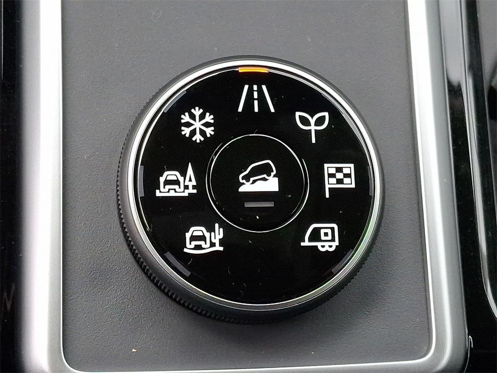 new 2025 Nissan Pathfinder car, priced at $37,914