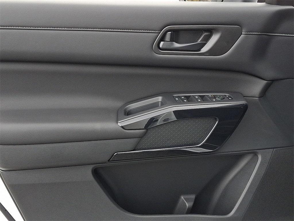 new 2025 Nissan Pathfinder car, priced at $37,914