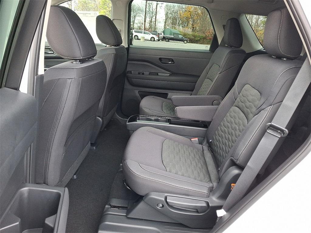 new 2025 Nissan Pathfinder car, priced at $37,914