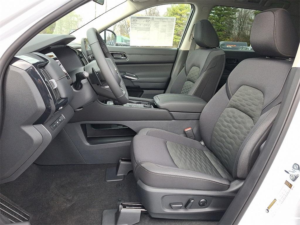 new 2025 Nissan Pathfinder car, priced at $37,914