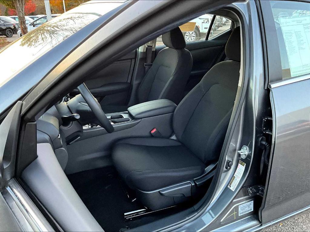new 2025 Nissan Sentra car, priced at $22,559