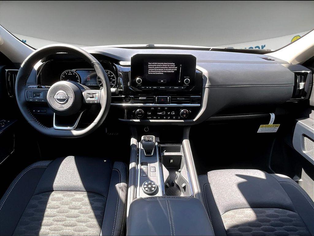 new 2025 Nissan Pathfinder car, priced at $36,998
