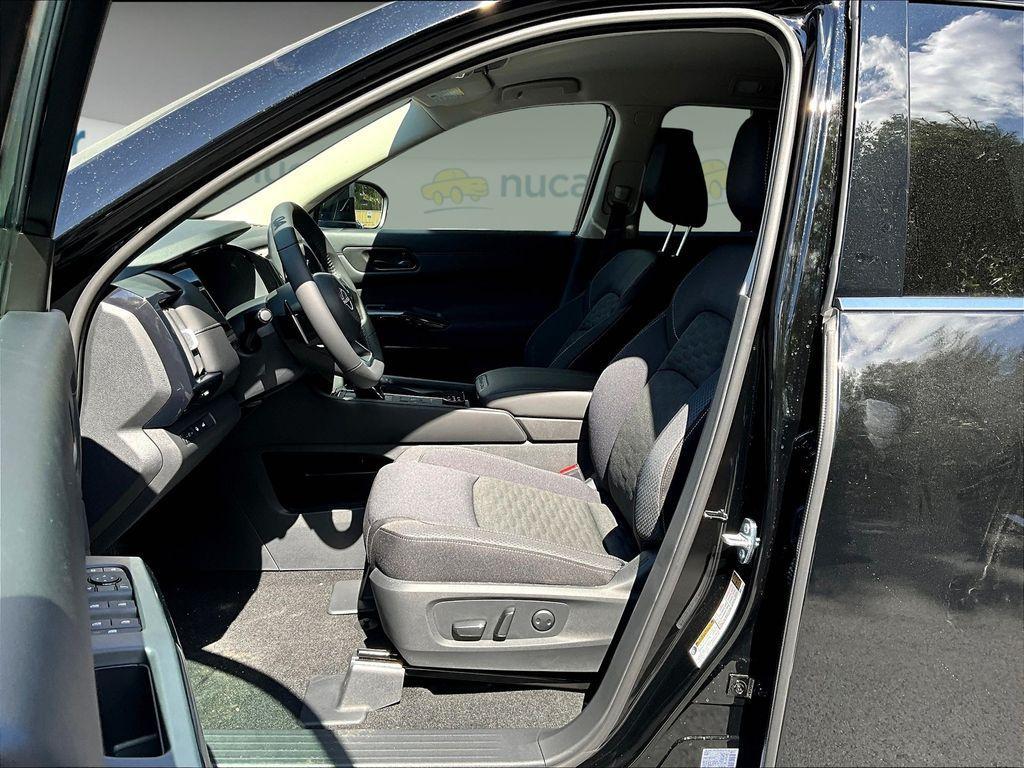 new 2025 Nissan Pathfinder car, priced at $36,171
