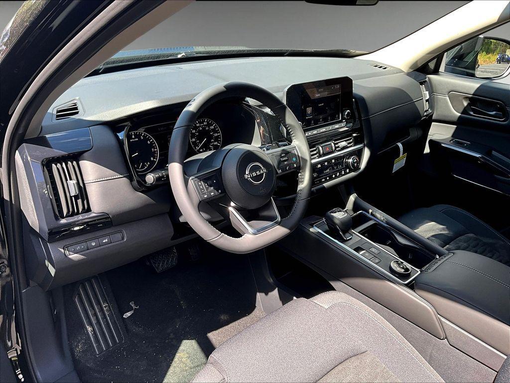 new 2025 Nissan Pathfinder car, priced at $36,171