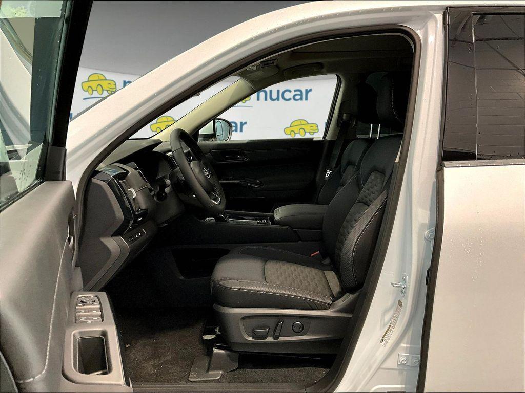 new 2025 Nissan Pathfinder car, priced at $38,439