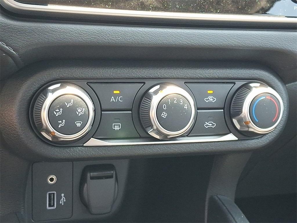 new 2025 Nissan Versa car, priced at $21,577
