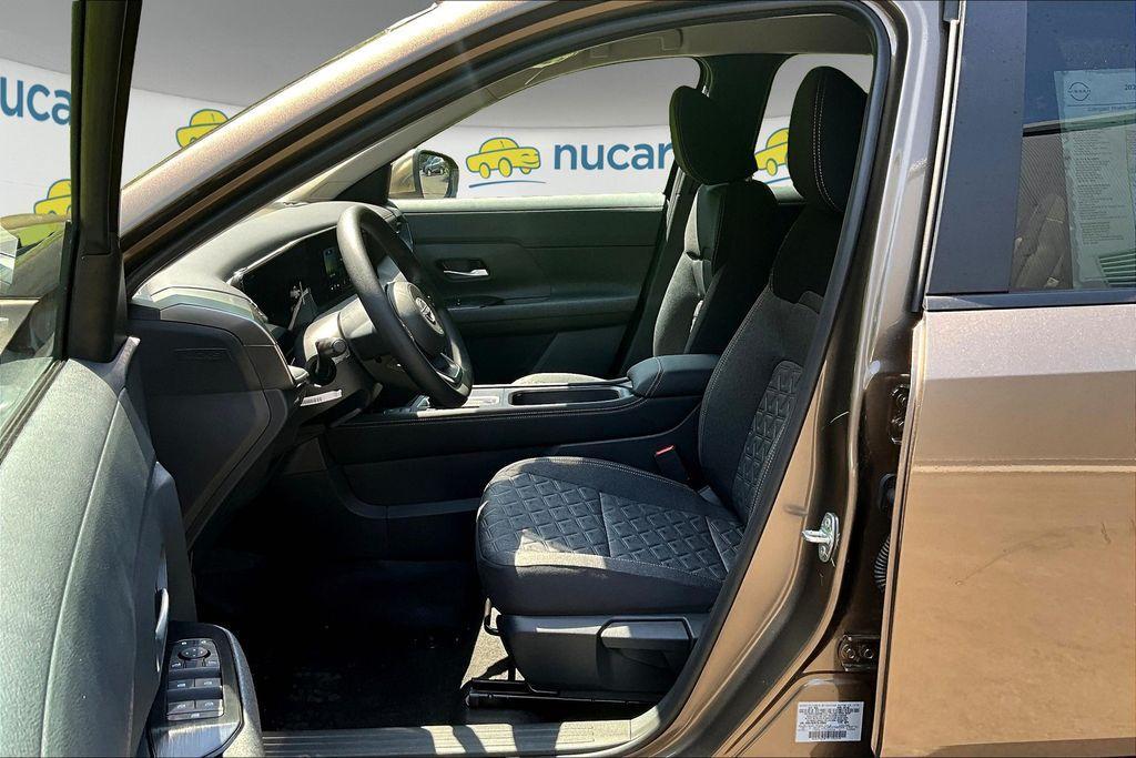 new 2025 Nissan Kicks car, priced at $26,636