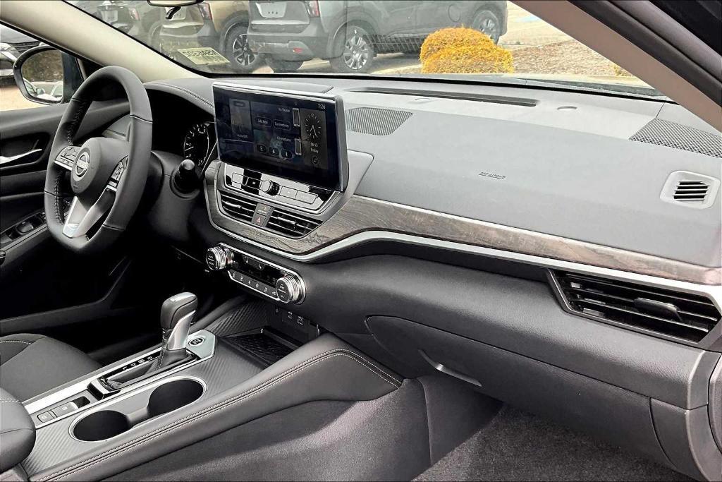 new 2025 Nissan Altima car, priced at $29,624