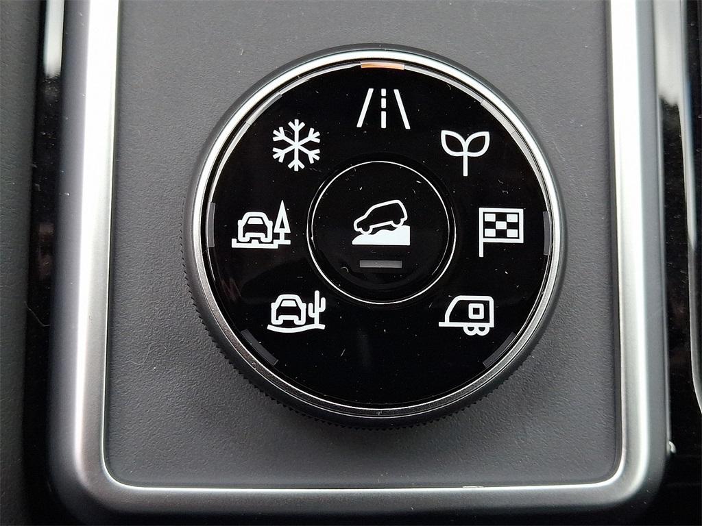 new 2025 Nissan Pathfinder car, priced at $37,526