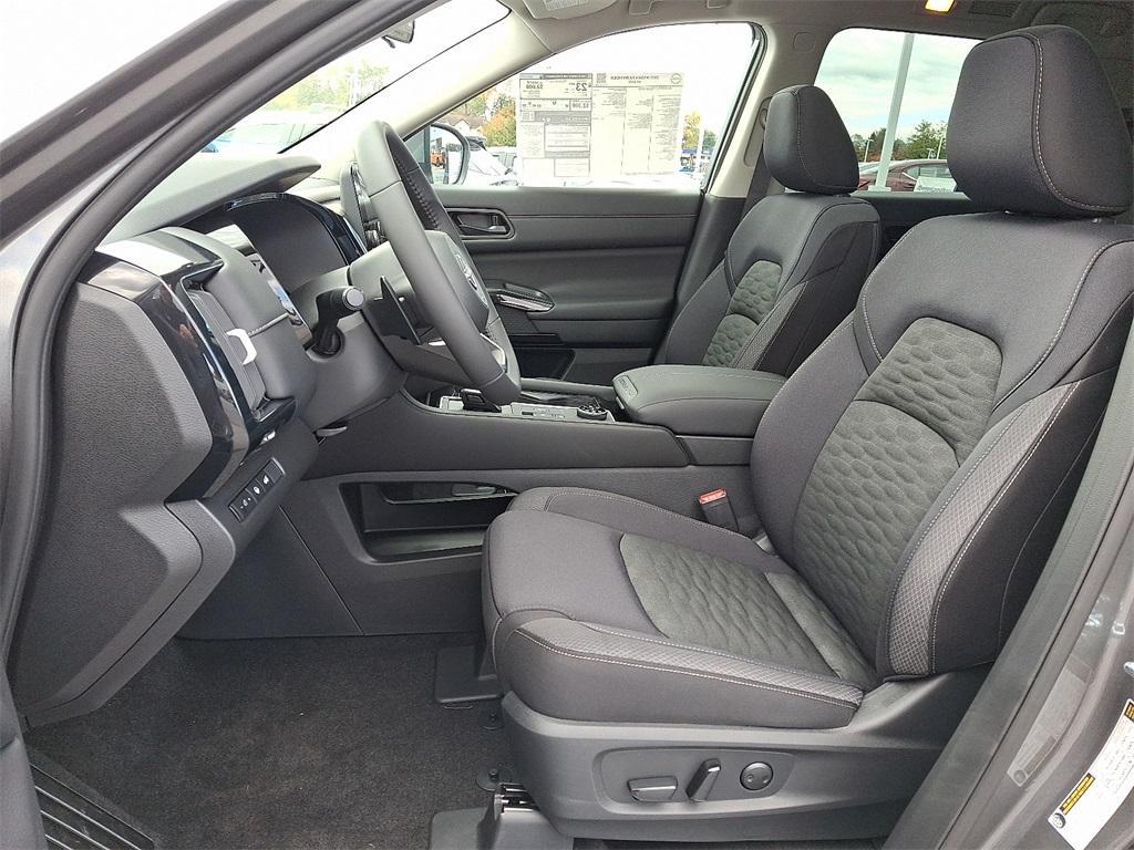 new 2025 Nissan Pathfinder car, priced at $37,526