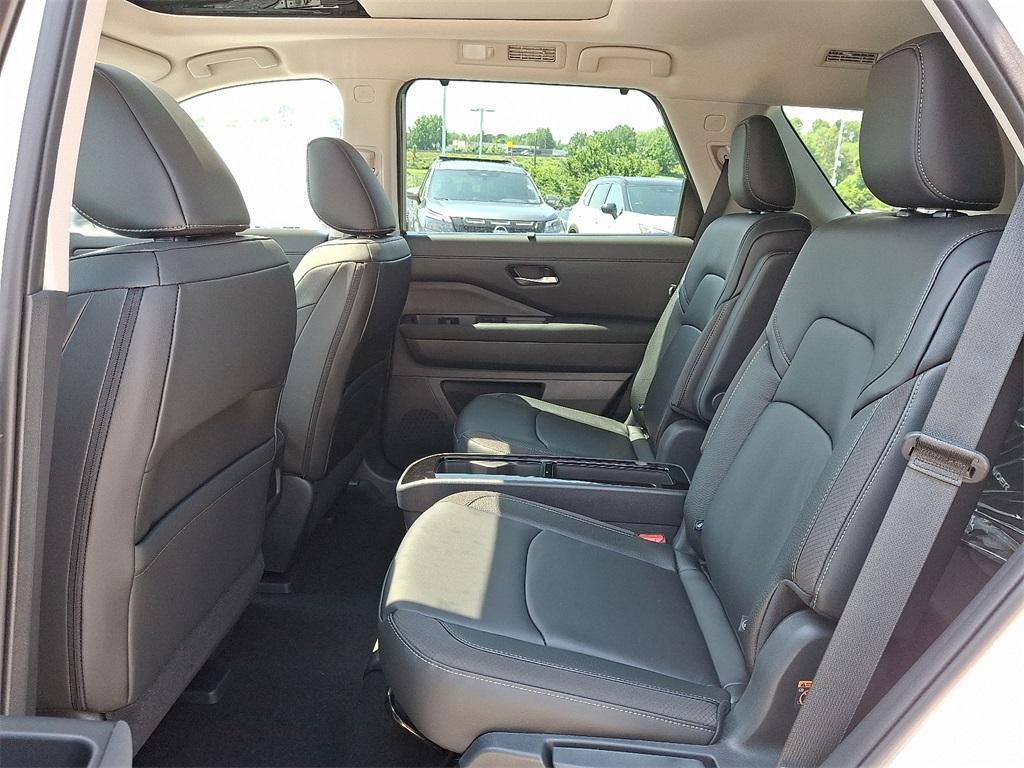 new 2025 Nissan Pathfinder car, priced at $43,511