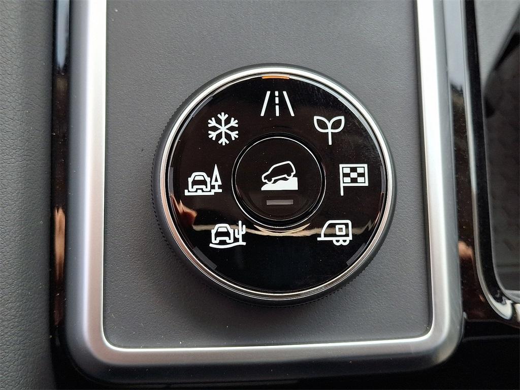 new 2025 Nissan Pathfinder car, priced at $38,561