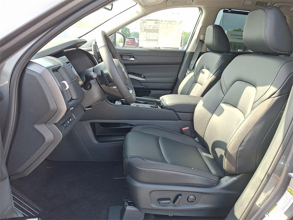 new 2025 Nissan Pathfinder car, priced at $38,561