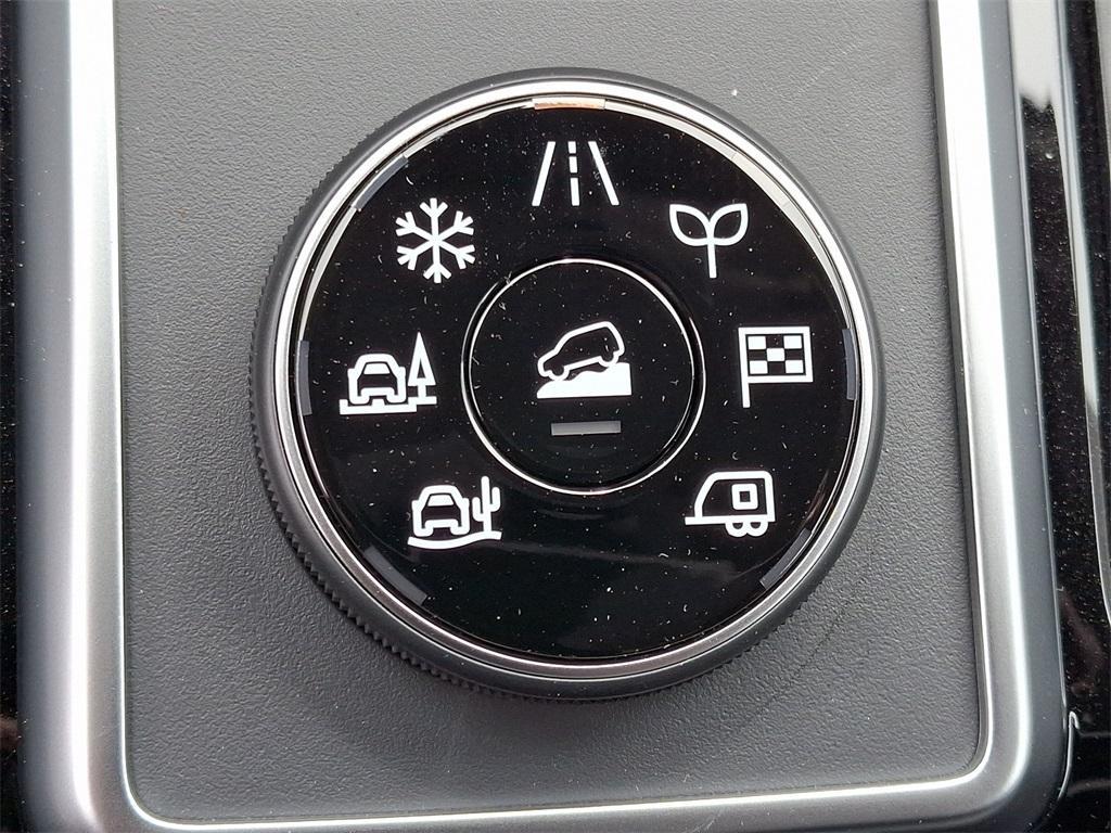 new 2025 Nissan Pathfinder car, priced at $38,400