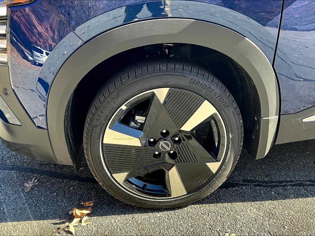 new 2025 Nissan Kicks car, priced at $30,190