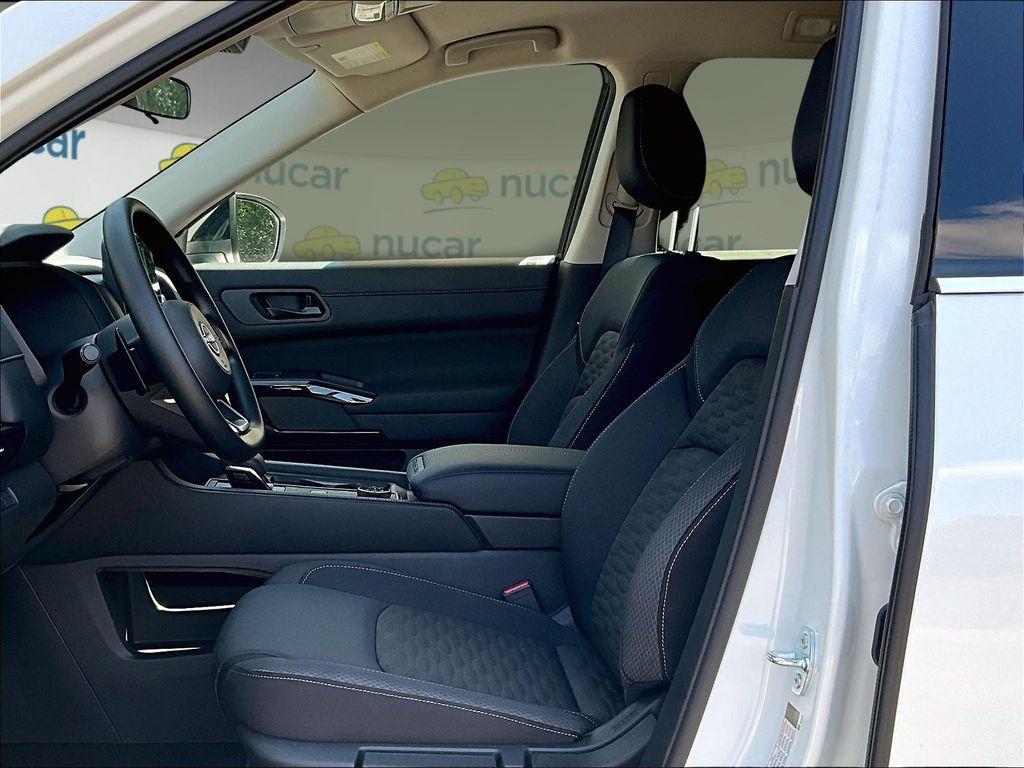 new 2025 Nissan Pathfinder car, priced at $33,018