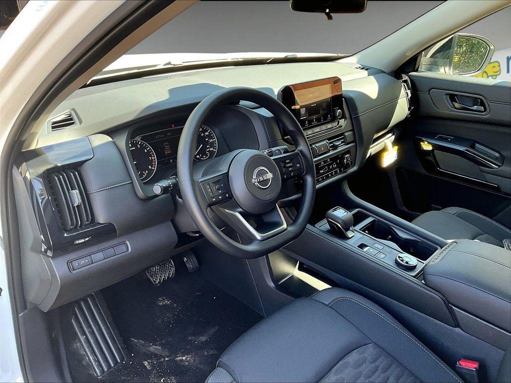 new 2025 Nissan Pathfinder car, priced at $33,018