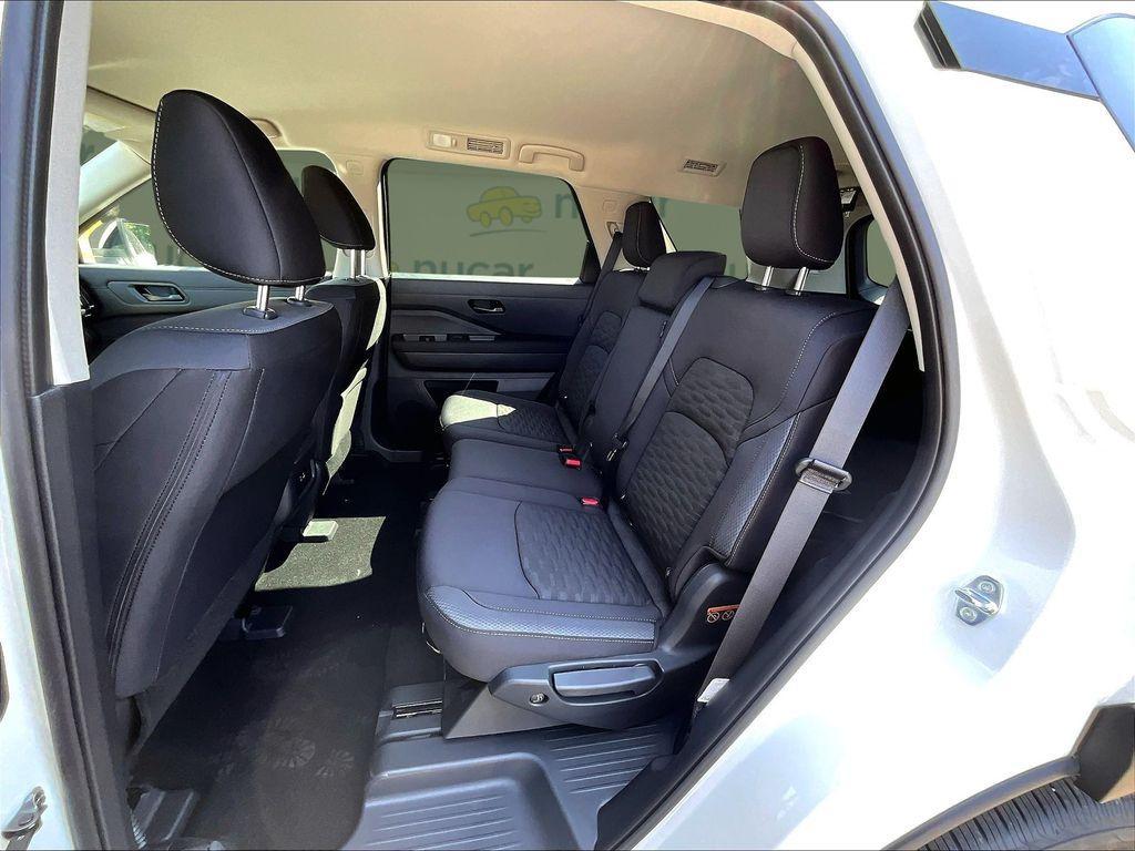 new 2025 Nissan Pathfinder car, priced at $33,018