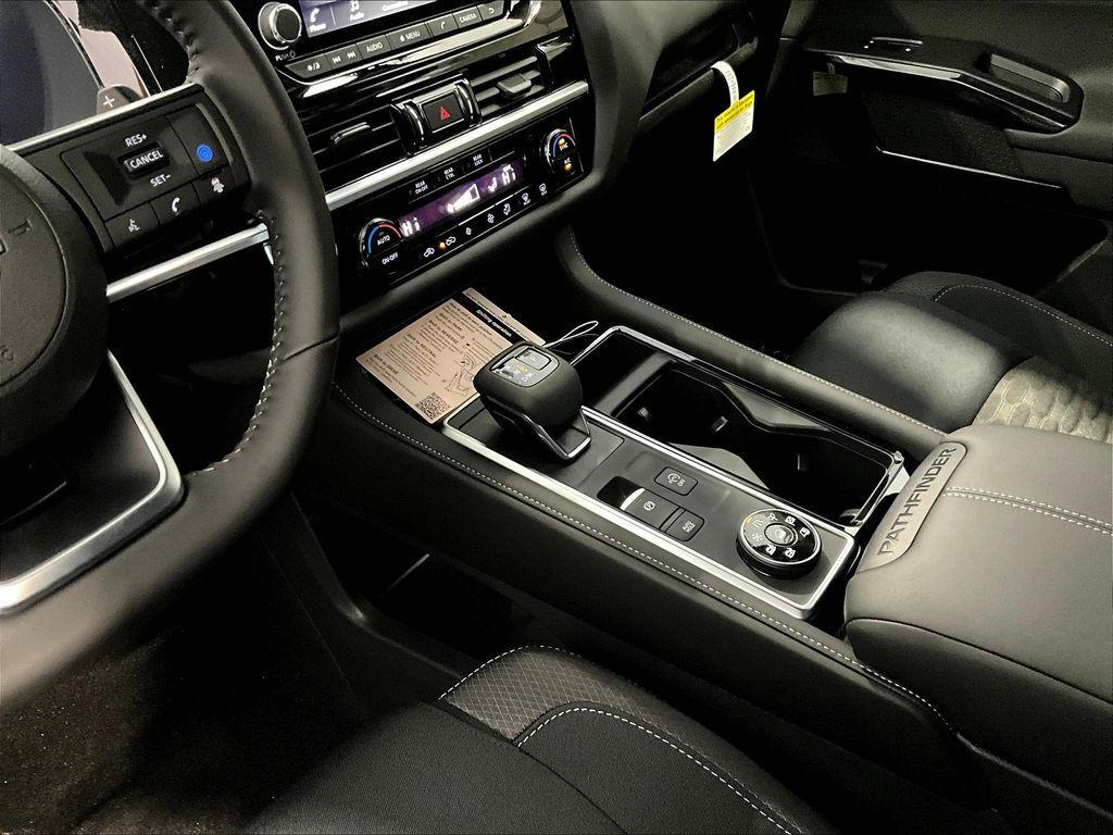 new 2025 Nissan Pathfinder car, priced at $37,676