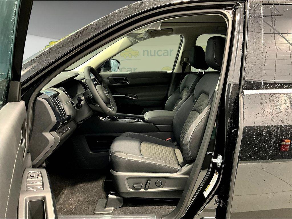 new 2025 Nissan Pathfinder car, priced at $37,676