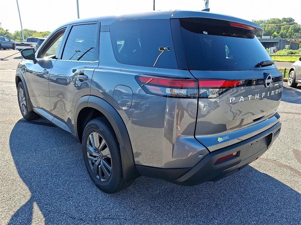 new 2025 Nissan Pathfinder car, priced at $31,967