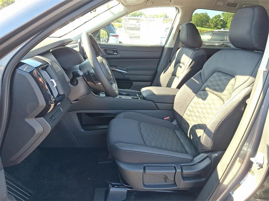 new 2025 Nissan Pathfinder car, priced at $31,967