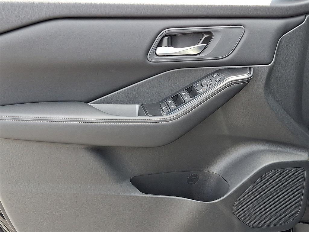 new 2025 Nissan Rogue car, priced at $30,158