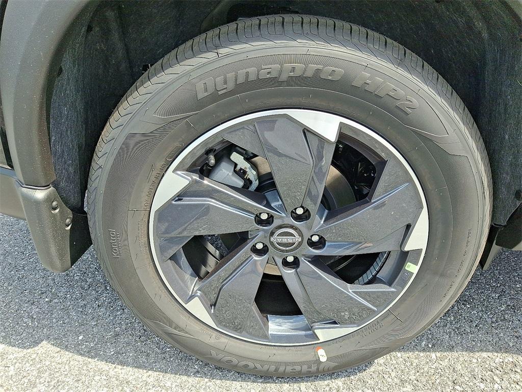 new 2025 Nissan Rogue car, priced at $30,158