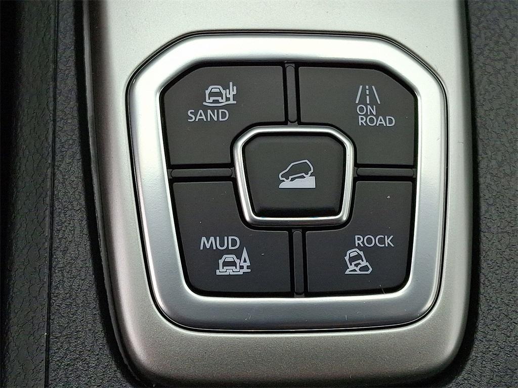 new 2026 Nissan Frontier car, priced at $40,006