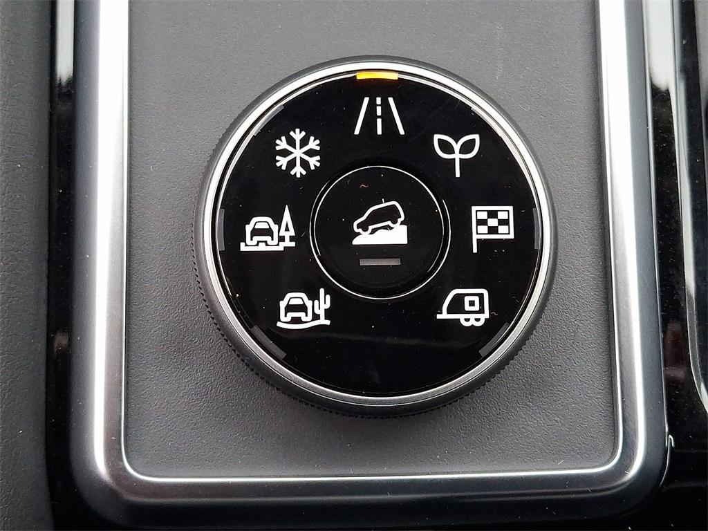 new 2025 Nissan Pathfinder car, priced at $37,914