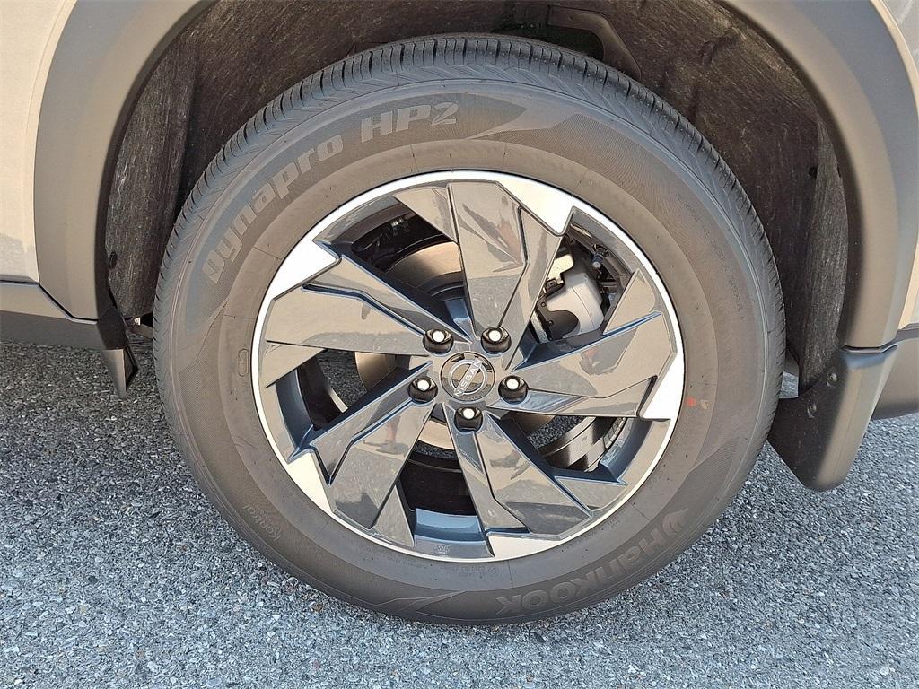 new 2025 Nissan Rogue car, priced at $33,445