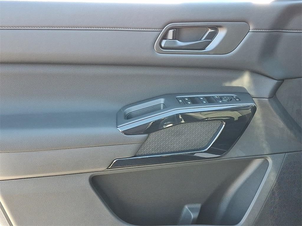 new 2025 Nissan Pathfinder car, priced at $32,417