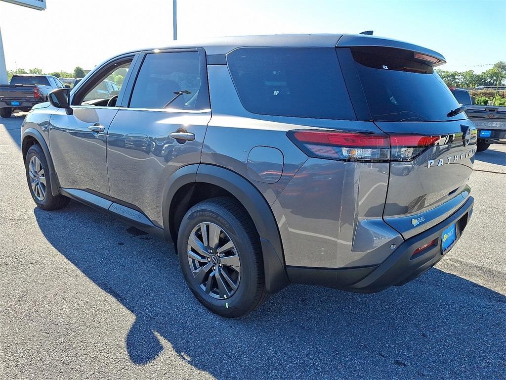 new 2025 Nissan Pathfinder car, priced at $32,417