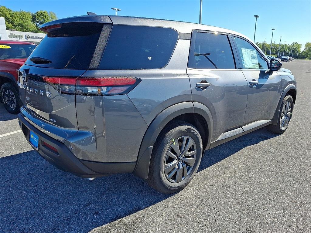 new 2025 Nissan Pathfinder car, priced at $32,417