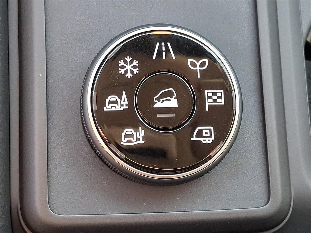 new 2025 Nissan Pathfinder car, priced at $32,417