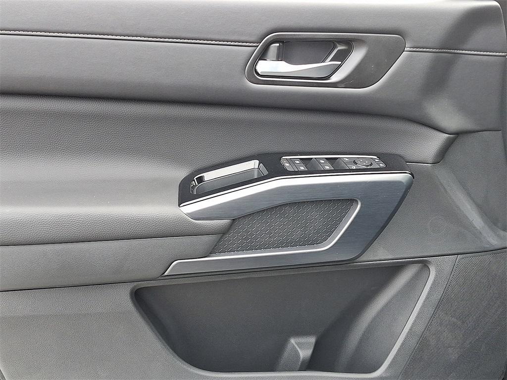 new 2025 Nissan Pathfinder car, priced at $38,482