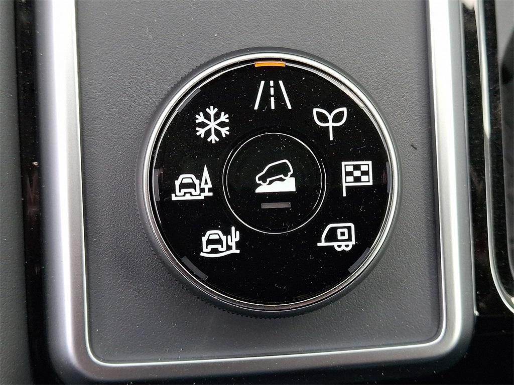 new 2025 Nissan Pathfinder car, priced at $40,120