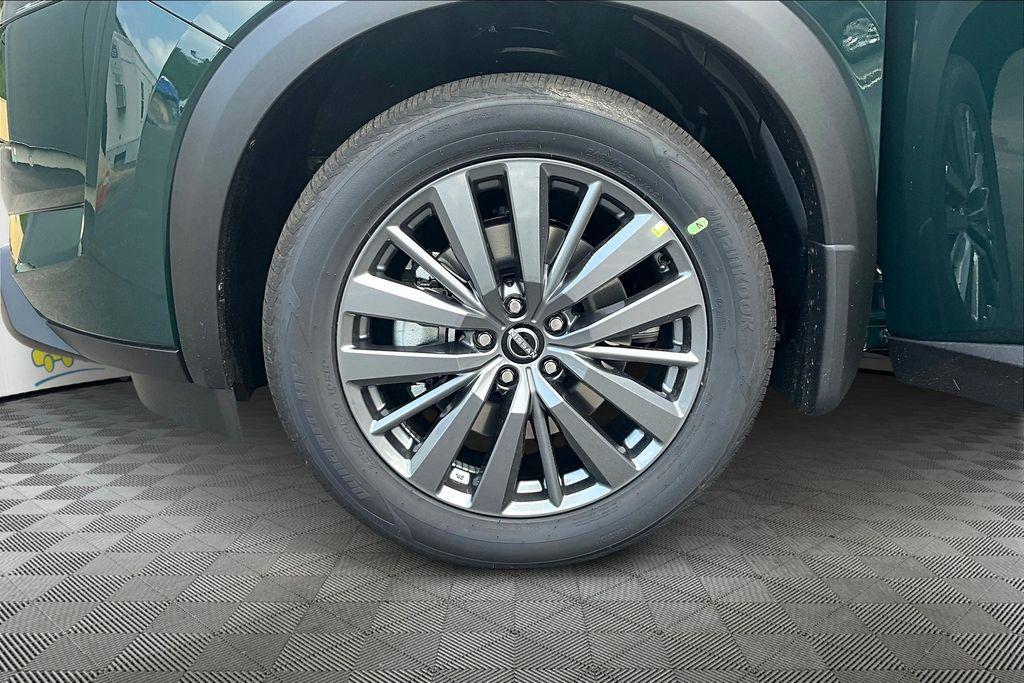 new 2025 Nissan Pathfinder car, priced at $47,952
