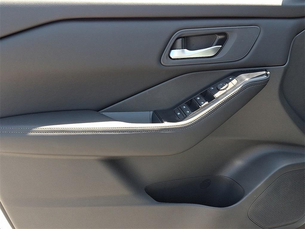 new 2025 Nissan Rogue car, priced at $32,093