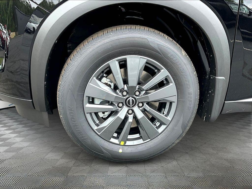 new 2025 Nissan Pathfinder car, priced at $33,018