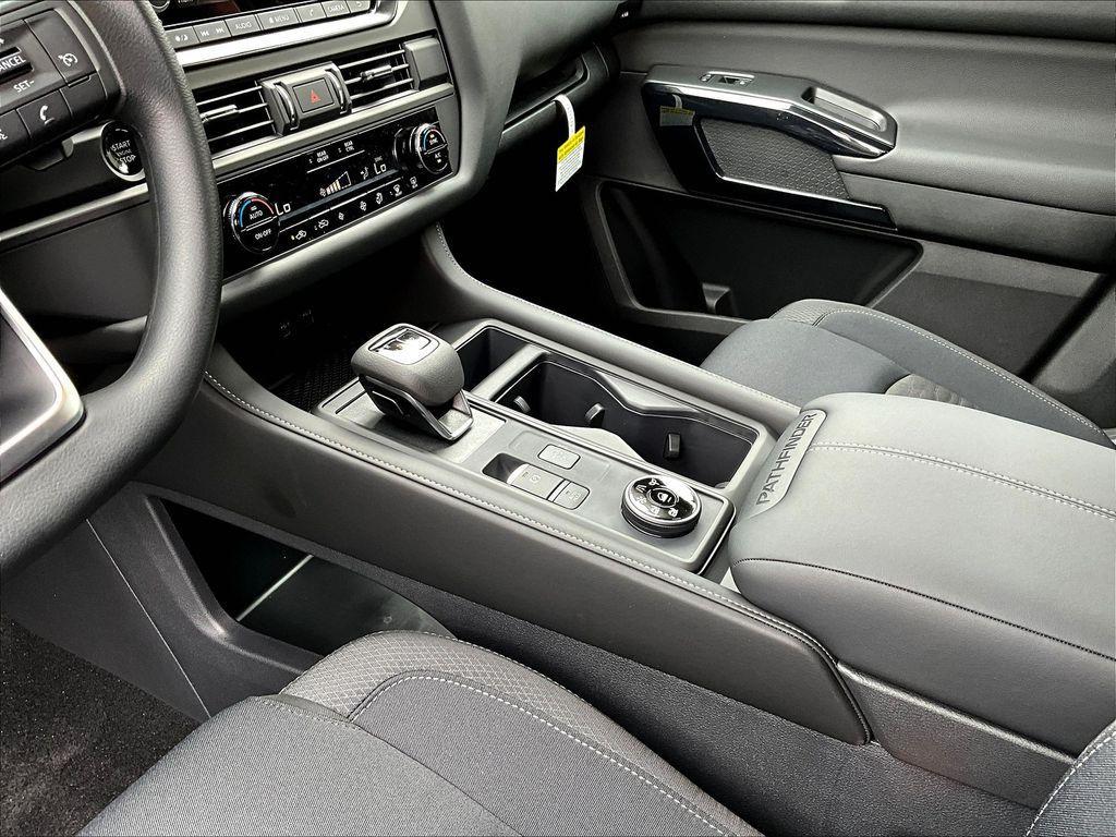 new 2025 Nissan Pathfinder car, priced at $33,018