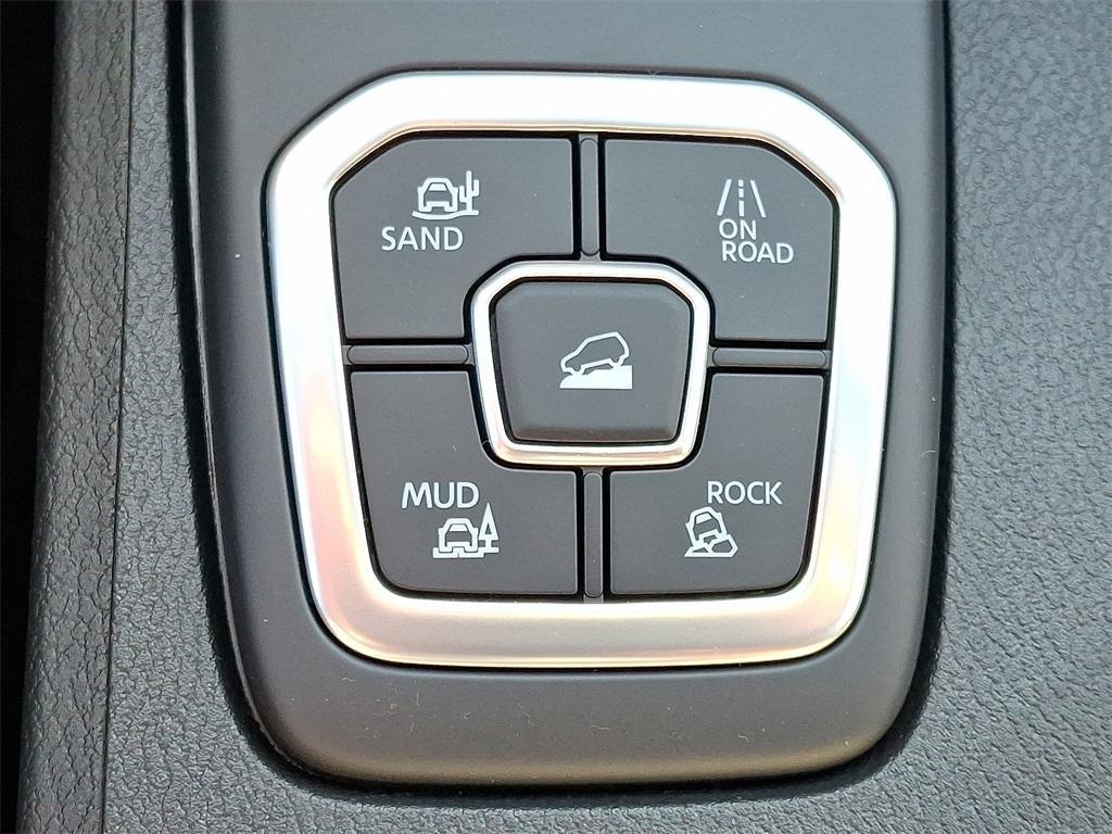 new 2026 Nissan Frontier car, priced at $43,959