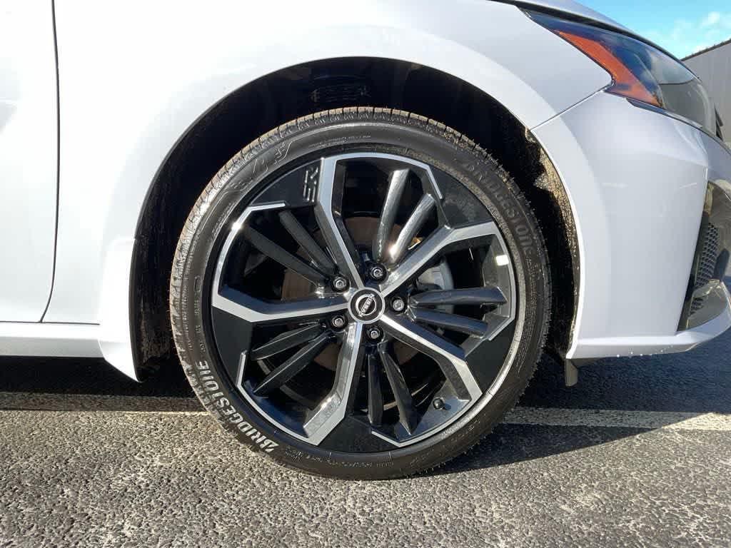 new 2025 Nissan Altima car, priced at $33,062