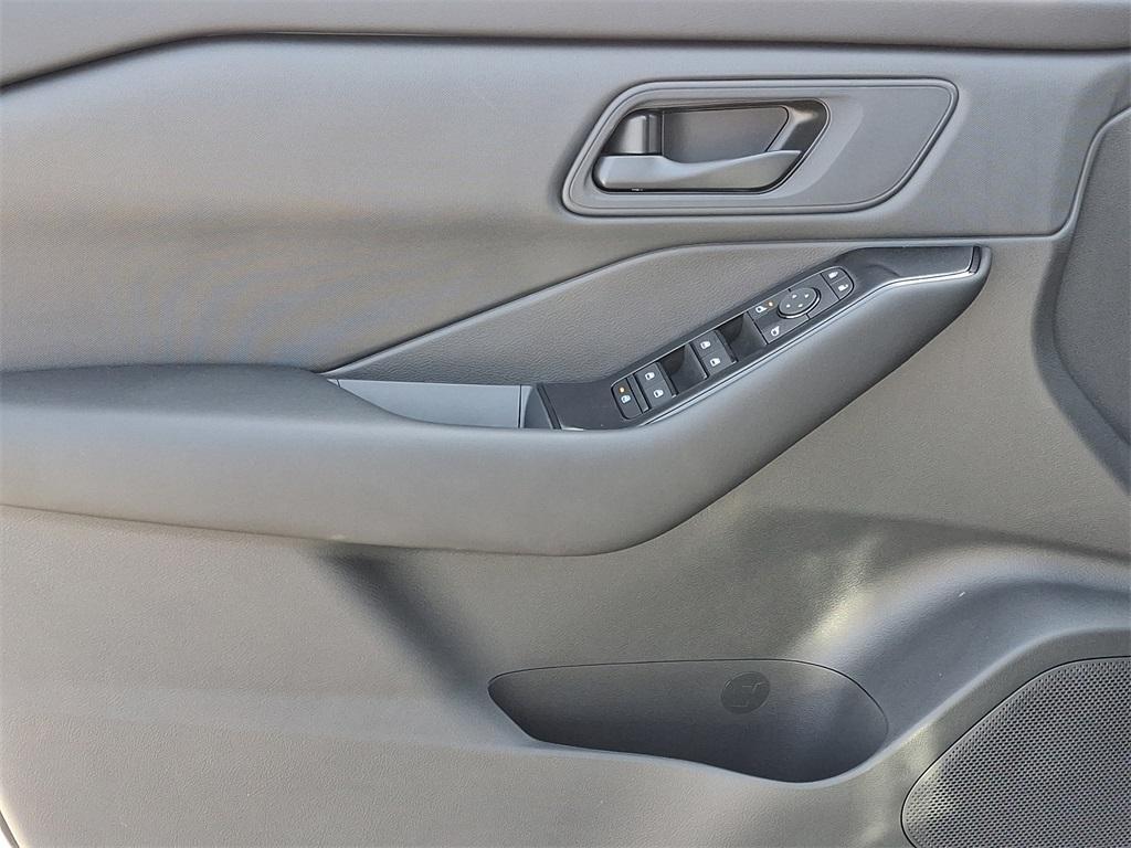 new 2025 Nissan Rogue car