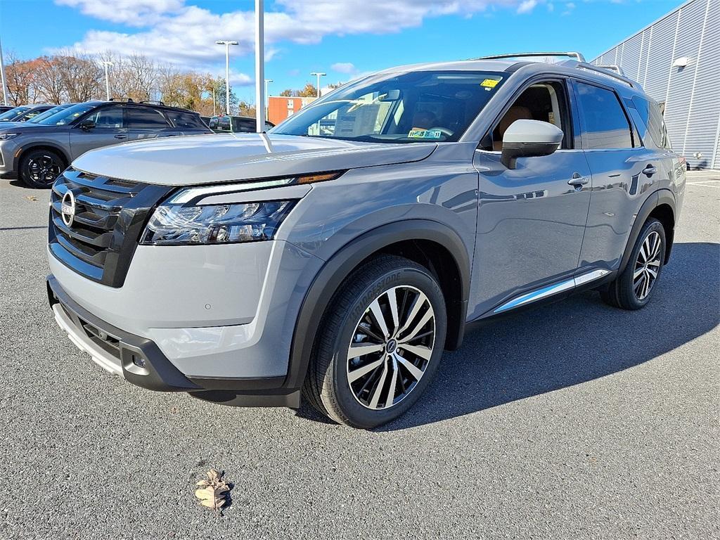 new 2025 Nissan Pathfinder car, priced at $46,791